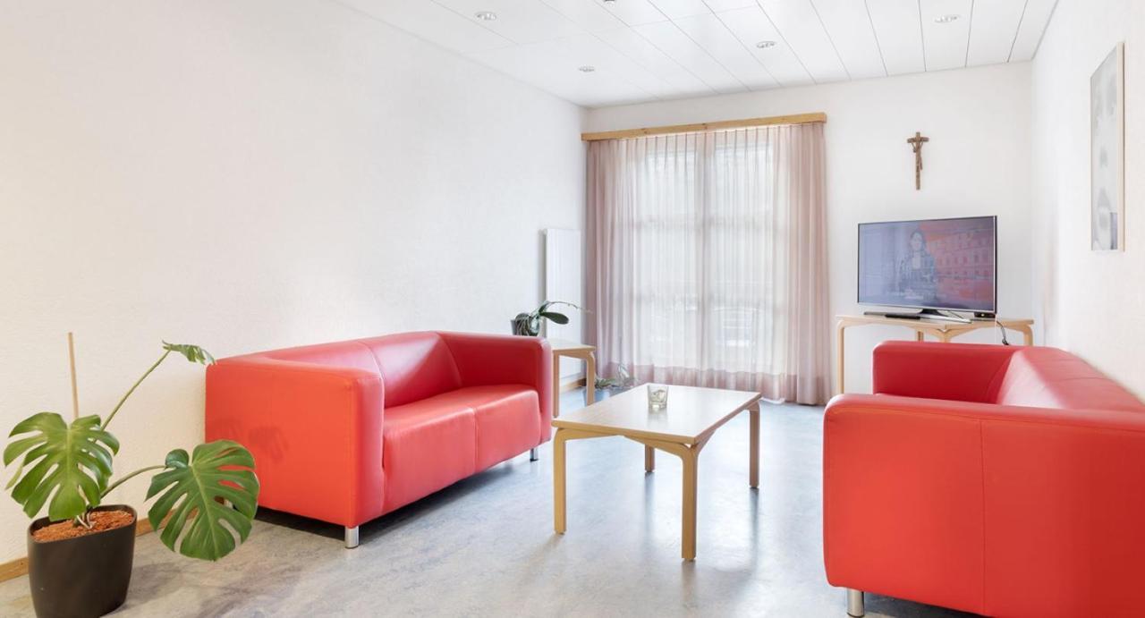 Hotel & Bildungshaus St. Jodern Visp Exterior photo